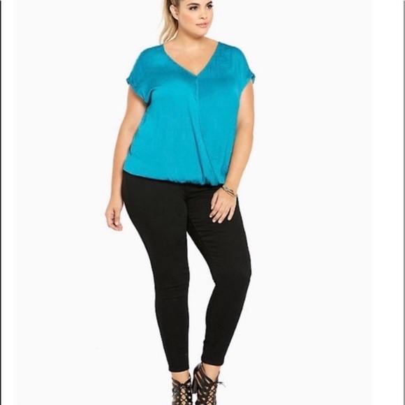 🆕 TORRID ⭐️ Teal Georgette Surplice Dolman Top - Picture 3 of 13
